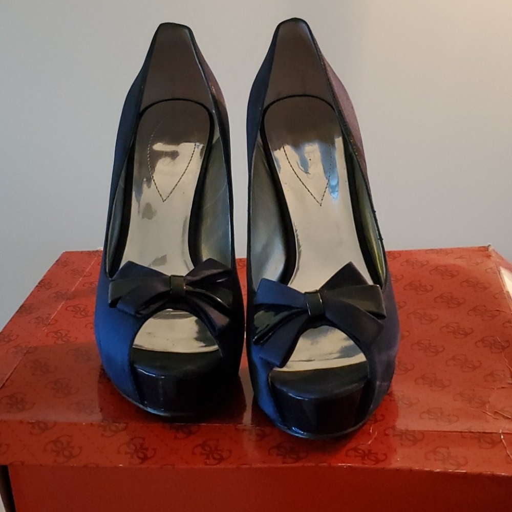 Shoes - Picture 2 of 4